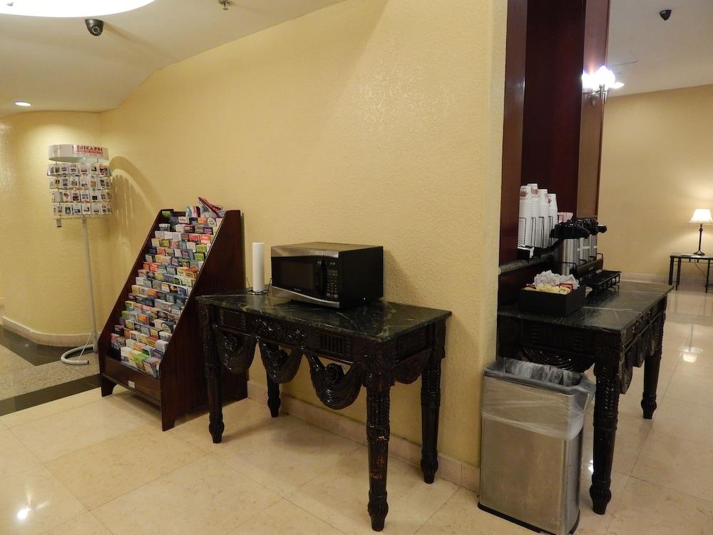 North Miami Beach Gardens Inn & Suites (Adults Only) Extérieur photo